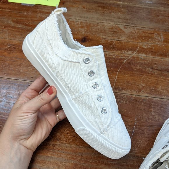 Babalu White Sneaker - Picture 3 of 7